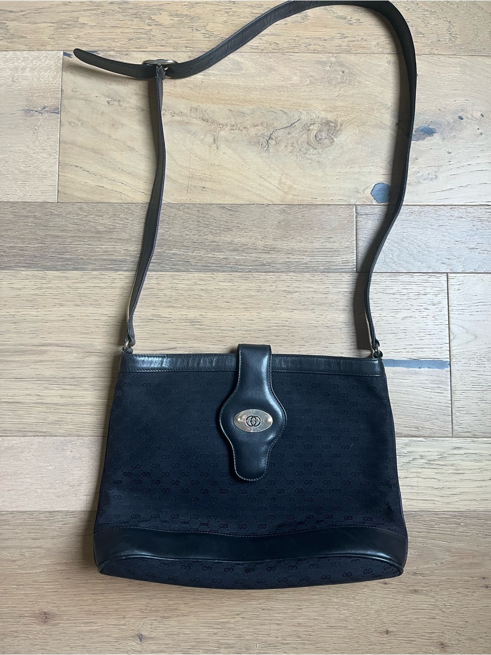 Vintage Gucci black fabric & leather gold tone accents shoulder/cross body purse